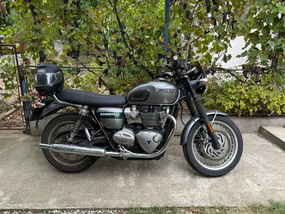 Triumph Bonneville Bobber — imagine 6