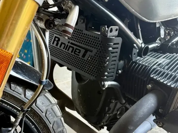 BMW R nineT