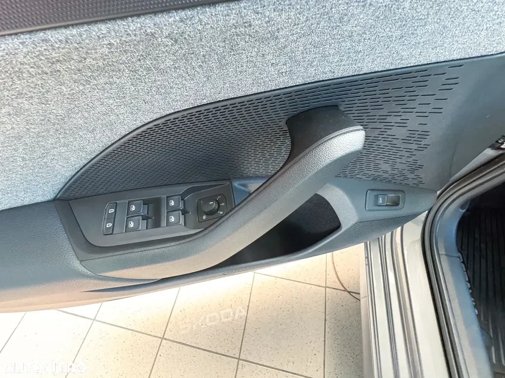 Škoda Octavia IV 1.5 TSI mHEV DSG Selection — imagine 4