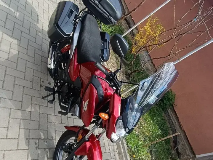 Honda CB 125F