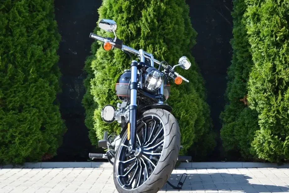 Harley-Davidson Softail Breakout 117 — imagine 4