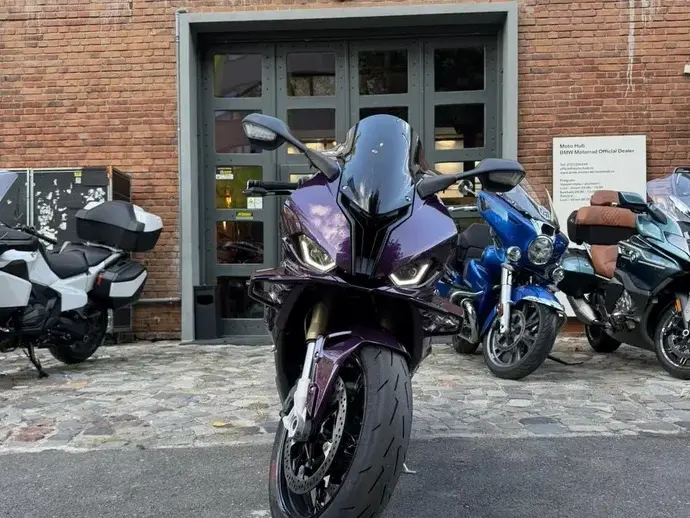 BMW S1000RR