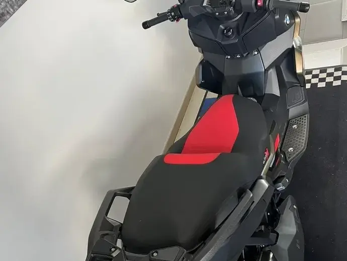 BMW C400X