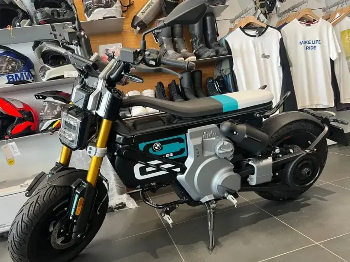 BMW CE 02