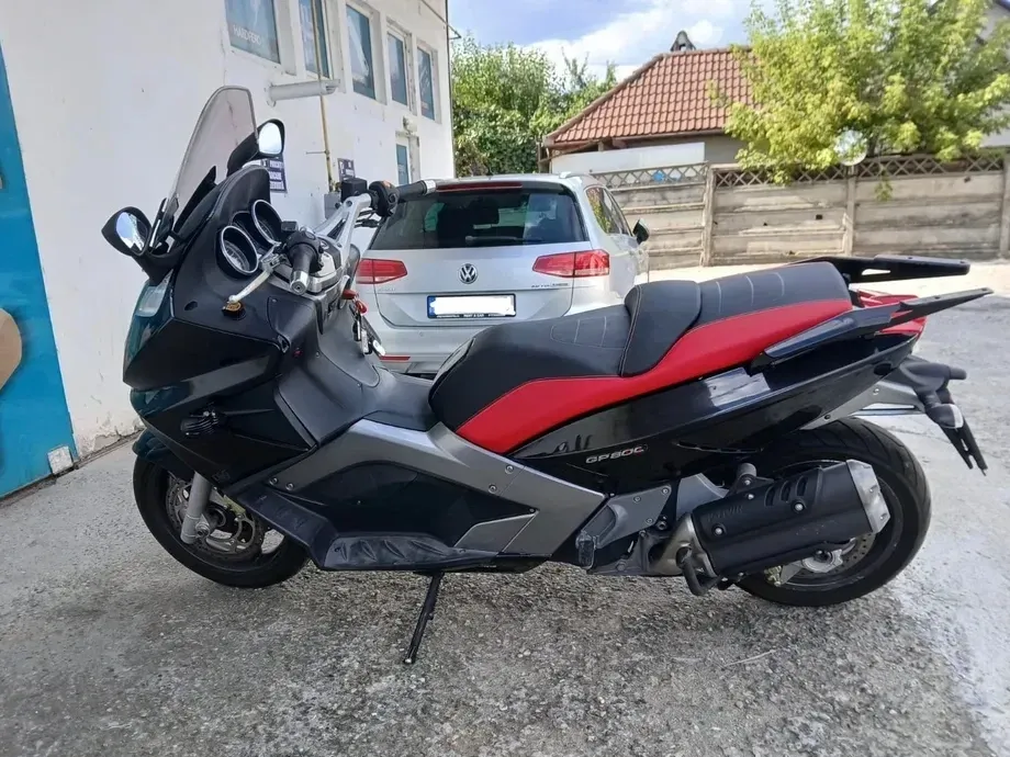 Gilera GP 800 — imagine 4