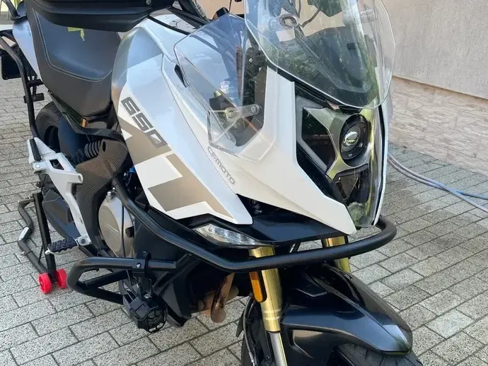 CF Moto 650MT ABS