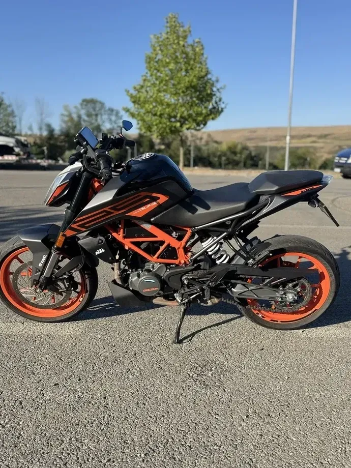 KTM 125 Duke — imagine 2