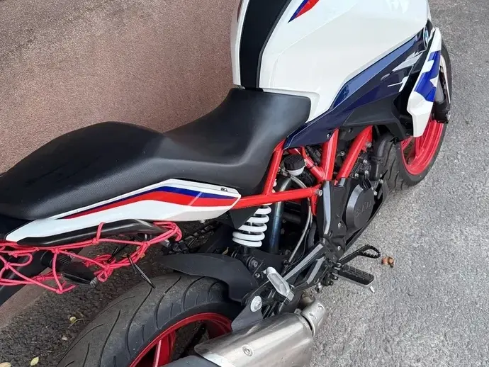 BMW G310R