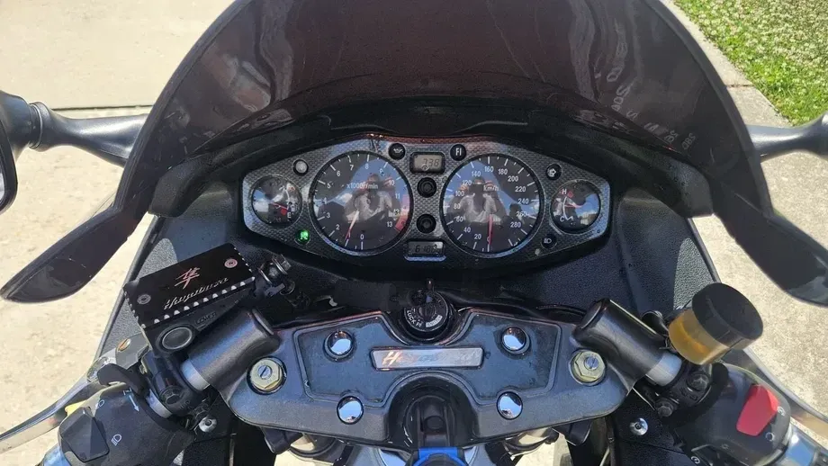 Suzuki GSX 1300R Hayabusa — imagine 3