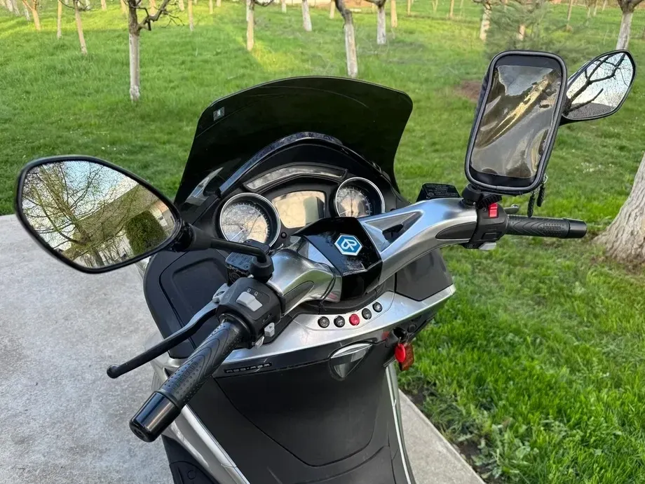 Piaggio X10 125 — imagine 3