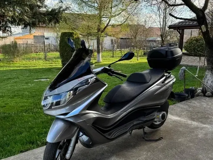 Piaggio X10 125