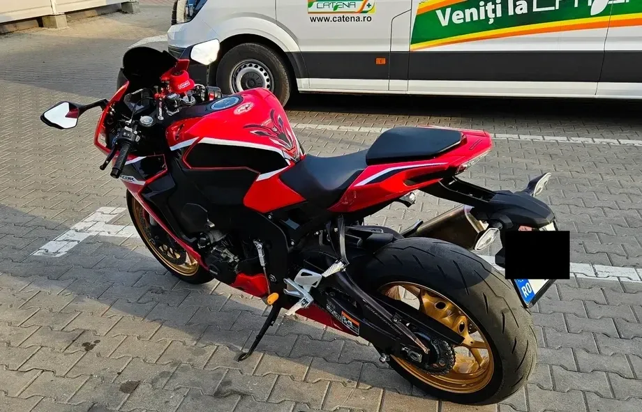Honda CBR 1000RR Fireblade — imagine 2