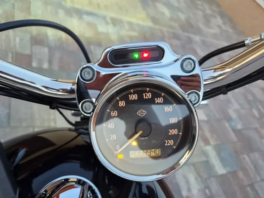 Harley-Davidson XL 1200C Sportster Custom — imagine 6