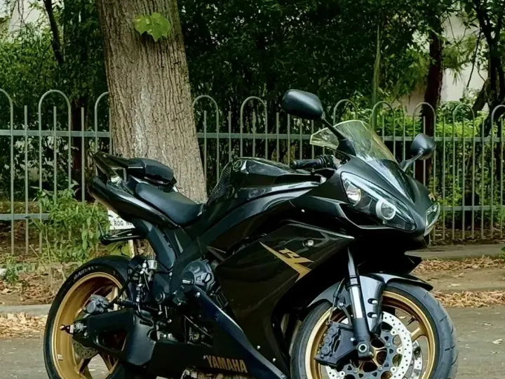 Yamaha YZF 1000 R1
