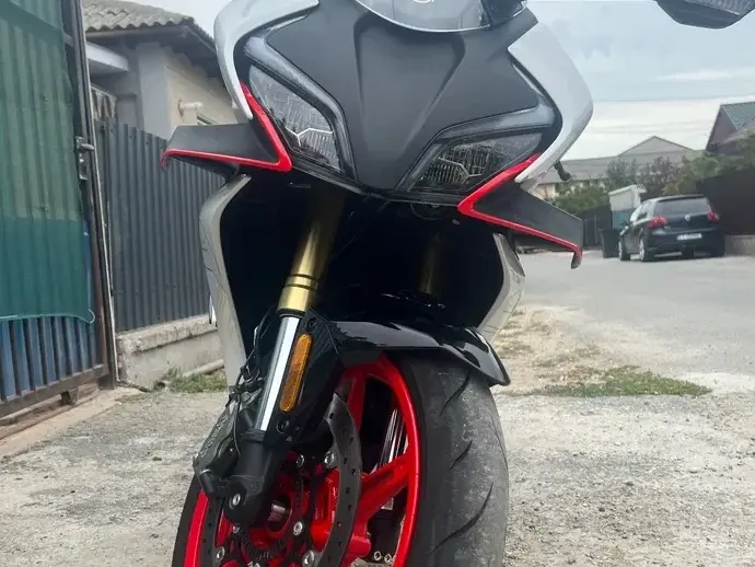 CF Moto 450 SR ABS