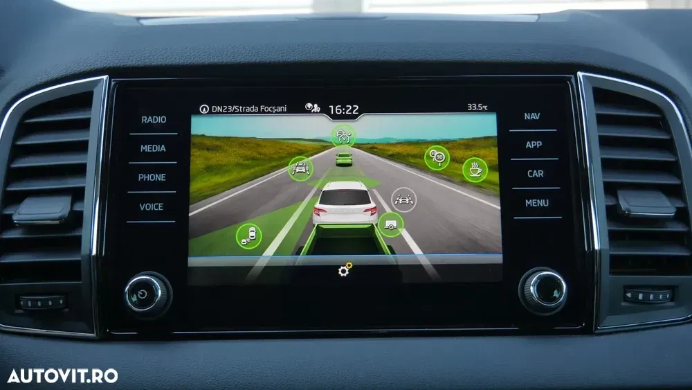 Škoda Karoq 2.0 TDI SCR 4x4 DSG Clever — imagine 4