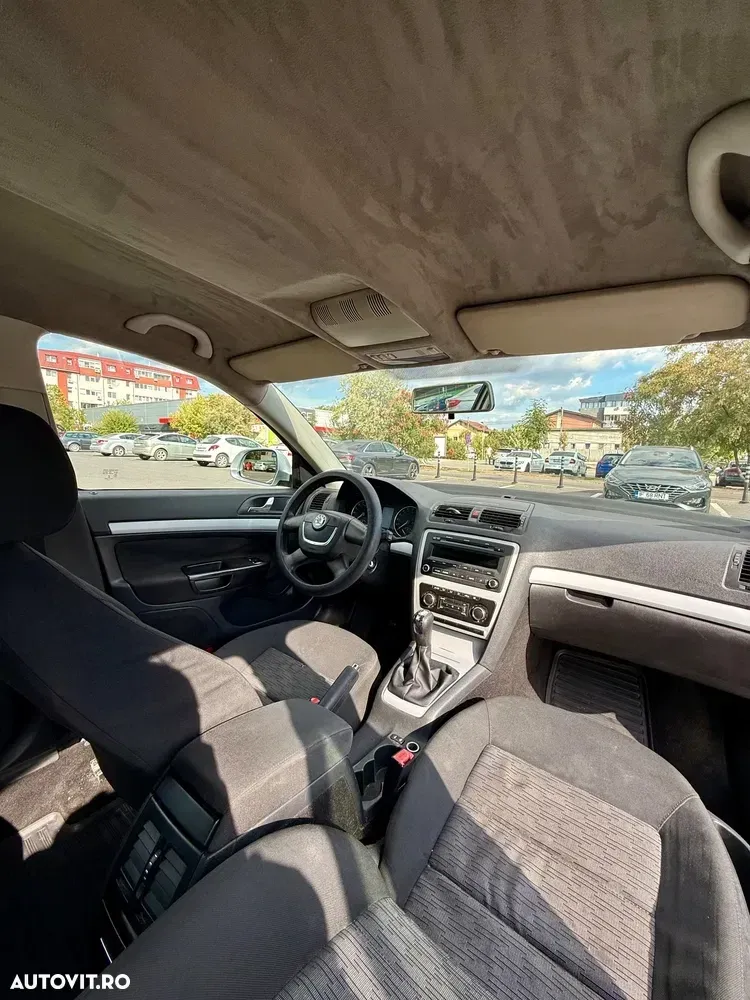 Škoda Octavia II 1.6 TDI Ambiente — imagine 6