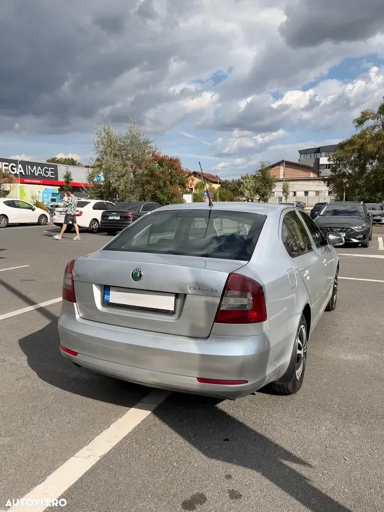 Škoda Octavia II 1.6 TDI Ambiente — imagine 3