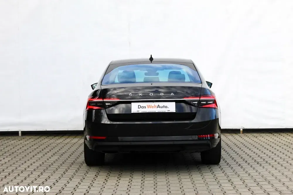 Škoda Superb 2.0 TDI DSG Style — imagine 4