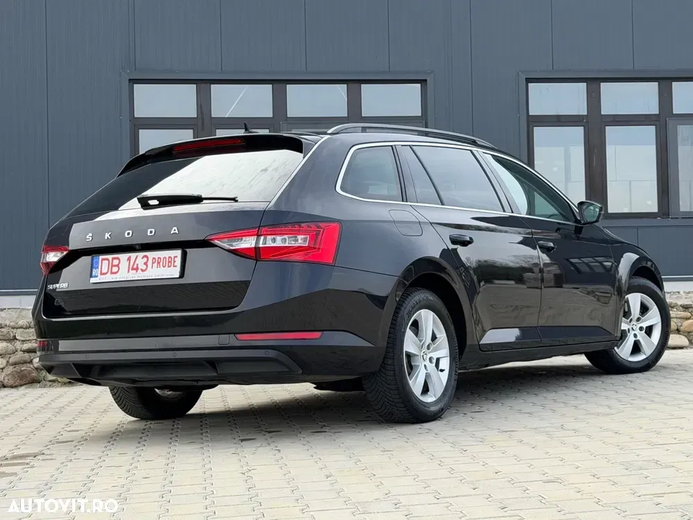 Škoda Superb III 2.0 TDI DSG Active — imagine 4