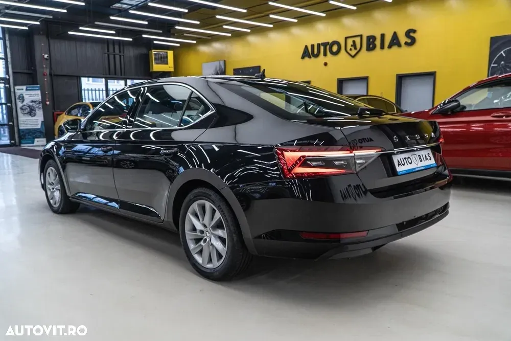 Škoda Superb 2.0 TDI DSG Style — imagine 5