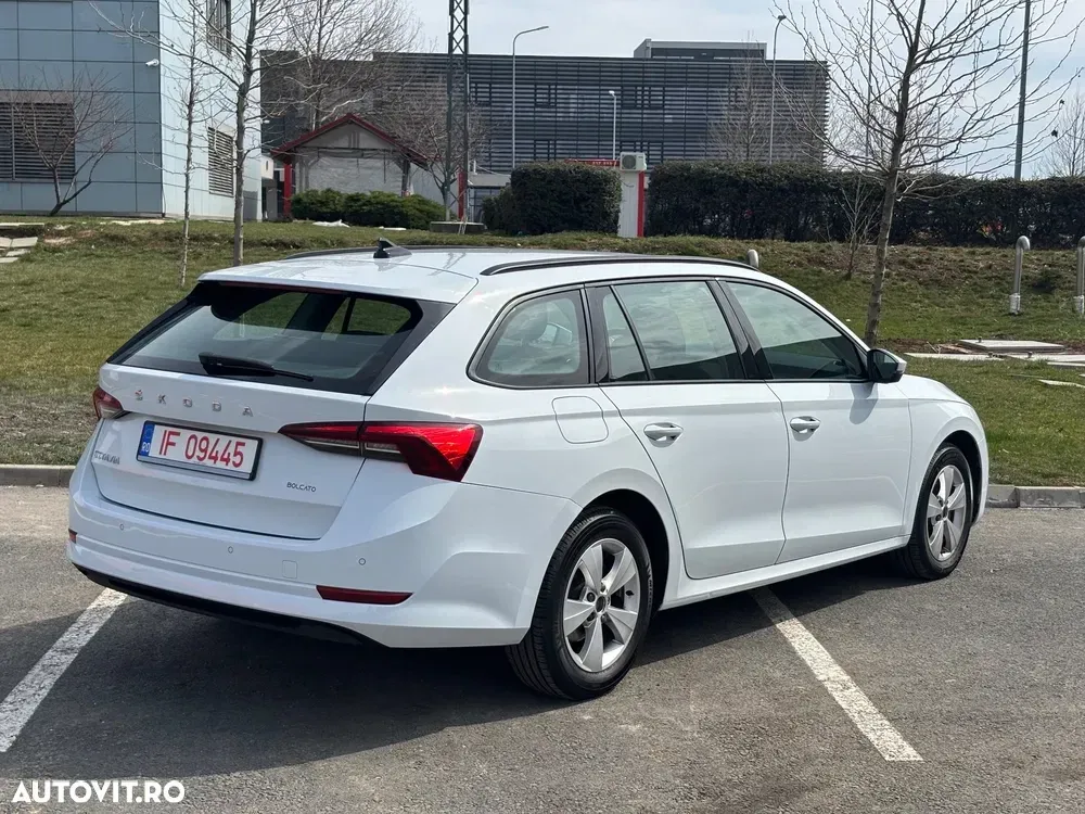 Škoda Octavia IV 2.0 TDI DSG Tour — imagine 4