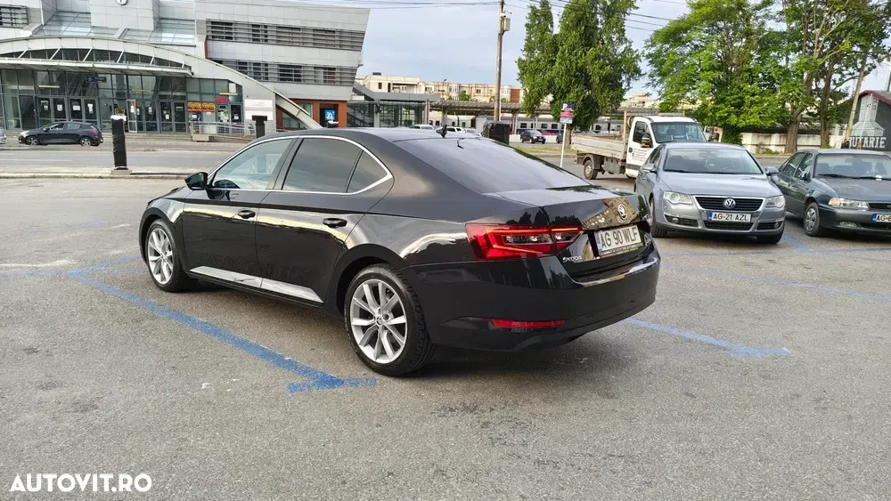 Škoda Superb III 2.0 TDI DSG Style — imagine 3