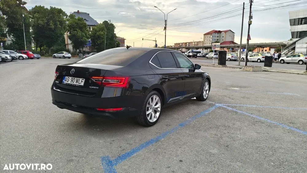 Škoda Superb III 2.0 TDI DSG Style — imagine 4