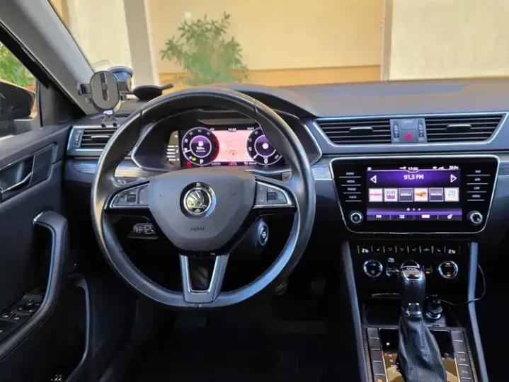 Škoda Superb III 2.0 TDI DSG Style