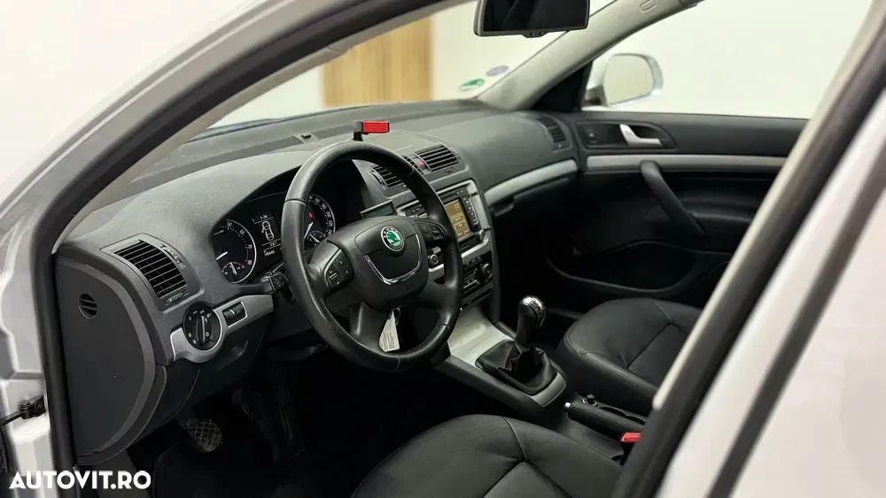 Škoda Octavia II 1.2 TSI ACTIVE — imagine 5