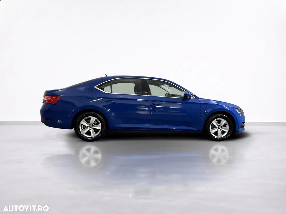 Škoda Superb — imagine 6