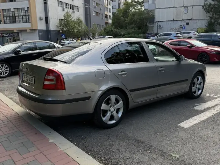Škoda Octavia II 2.0 TDI Elegance