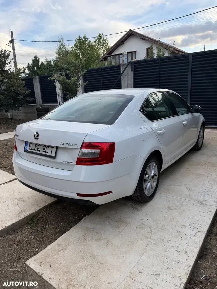 Škoda Octavia IV 1.0 TSI DSG Style — imagine 3