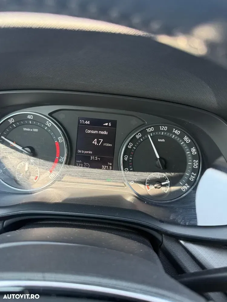 Škoda Octavia IV 1.5 TSI Ambition — imagine 4
