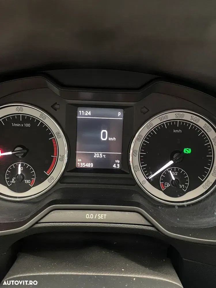 Škoda Octavia IV 1.5 TSI DSG MHEV Style — imagine 4
