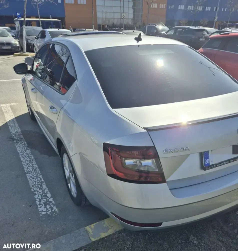 Škoda Octavia IV 1.5 TSI DSG Mild Hybrid Style — imagine 3