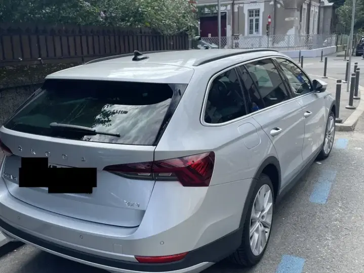 Škoda Octavia IV 2.0 TSI DSG 4x4 Scout