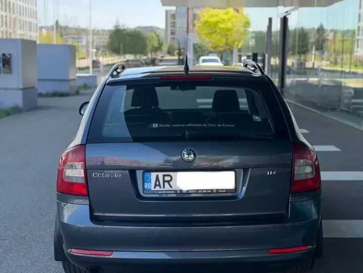 Škoda Octavia II 2.0 TDI DPF Elegance