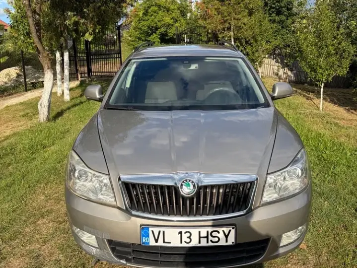 Škoda Octavia II 1.6 TDI DPF DSG Elegance