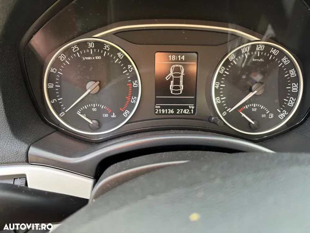 Škoda Octavia II 1.6 TDI DPF DSG Elegance — imagine 6