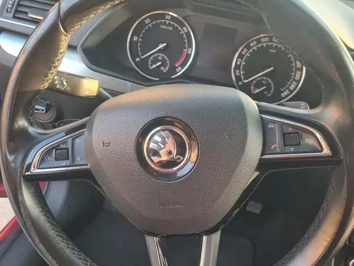 Škoda Superb 2.0 TDI DSG Ambition