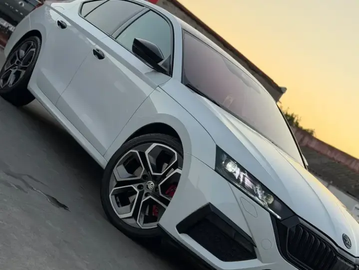Škoda Octavia IV RS 2.0 TSI DSG