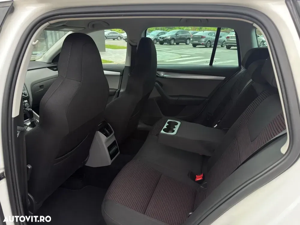Škoda Octavia 2.0 TDI DSG Style — imagine 6