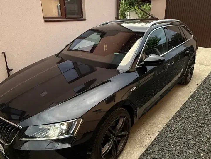 Škoda Superb III 2.0 TSI DSG 4X4 Laurin & Klement