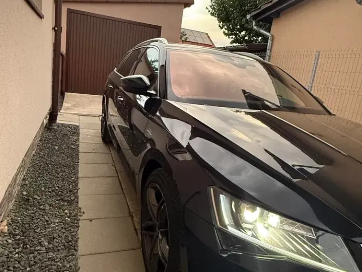 Škoda Superb III 2.0 TSI DSG 4X4 Laurin & Klement