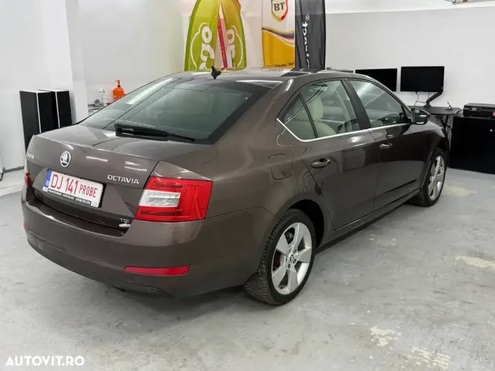 Škoda Octavia III 1.6 TDI ELEGANCE DSG