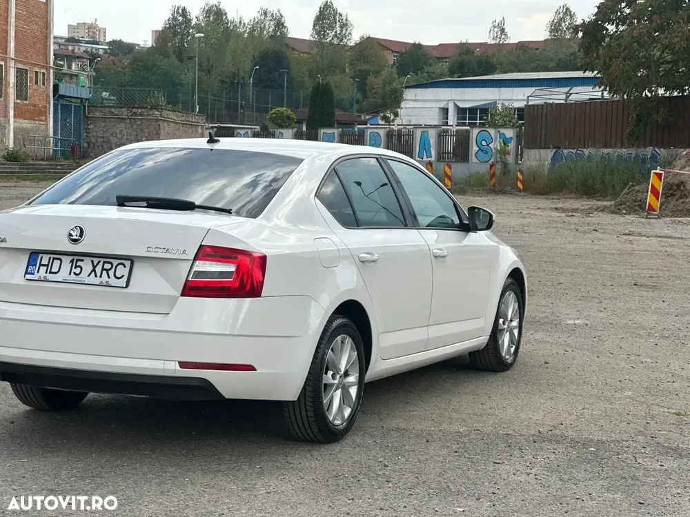 Škoda Octavia 1.6 TDI Premium Edition — imagine 5