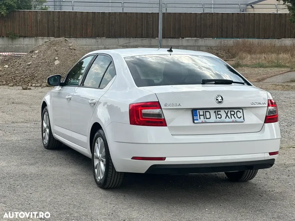 Škoda Octavia 1.6 TDI Premium Edition — imagine 4