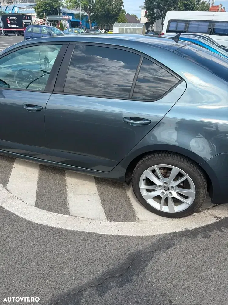 Škoda Octavia III 1.6 TDI DSG Style — imagine 3