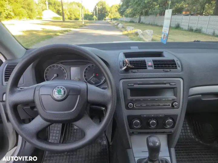 Škoda Octavia II 1.6 TDI Ambiente